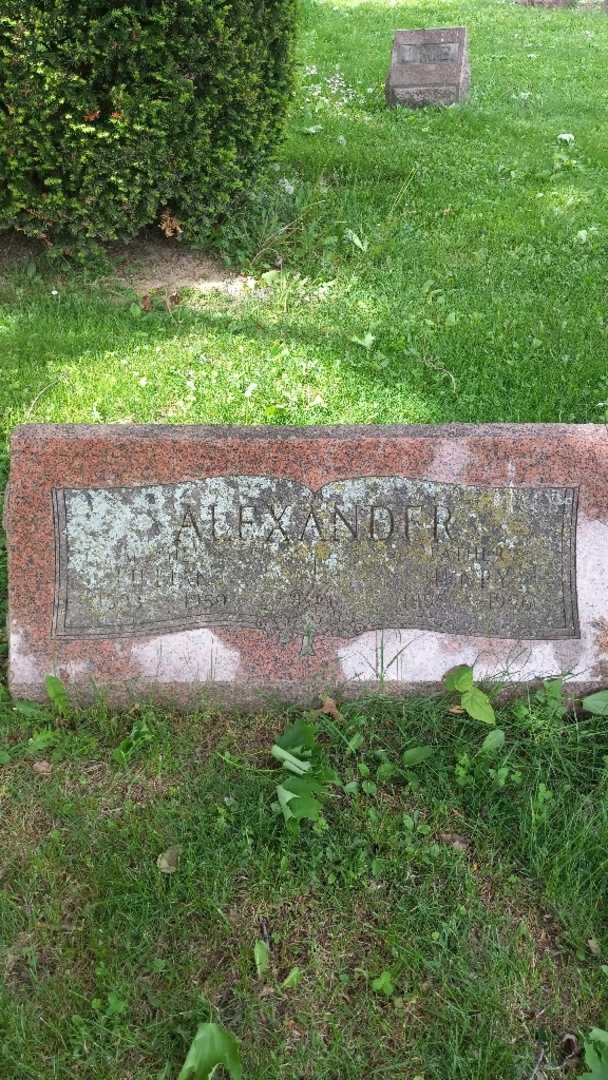 Lillian Eager Alexander's grave. Photo 3