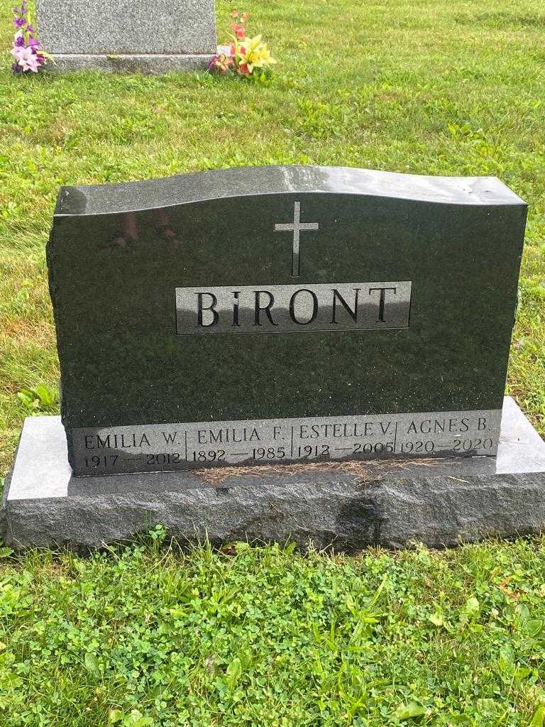 Emilia W. Biront's grave. Photo 3