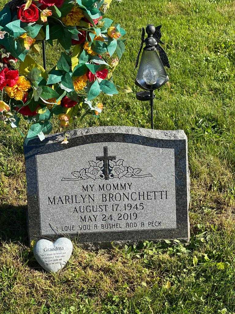 Marilyn Bronchetti's grave. Photo 3