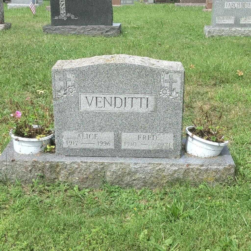 Alice Venditti's grave. Photo 3