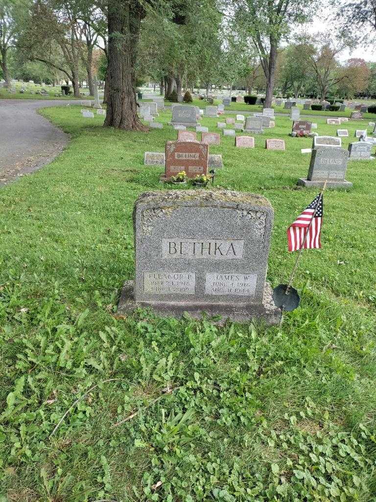 Eleanor Pauline Bethka's grave. Photo 1
