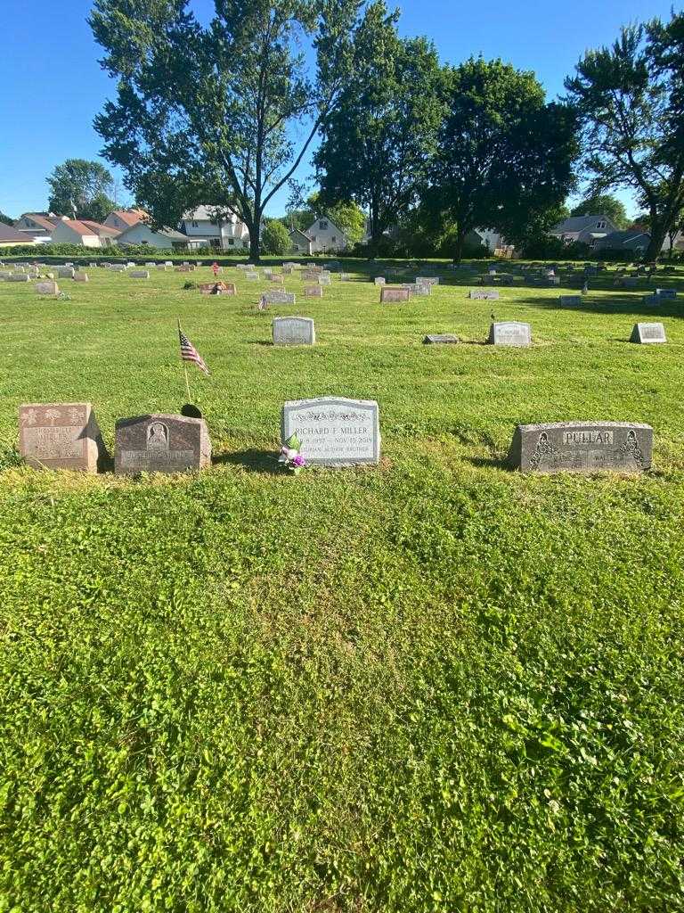 Richard F. Miller's grave. Photo 1