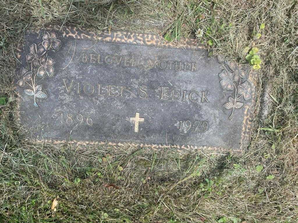 Violet S. Edick's grave. Photo 3