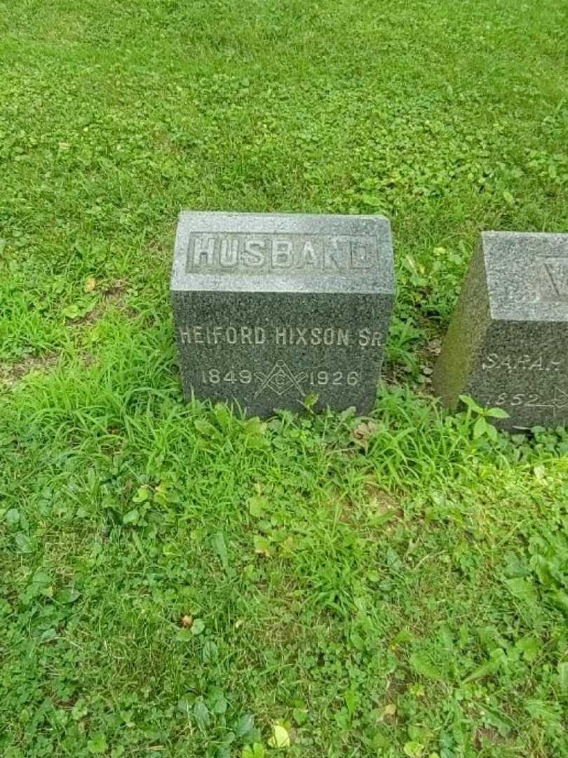 Heiford Hixson Senior's grave. Photo 3