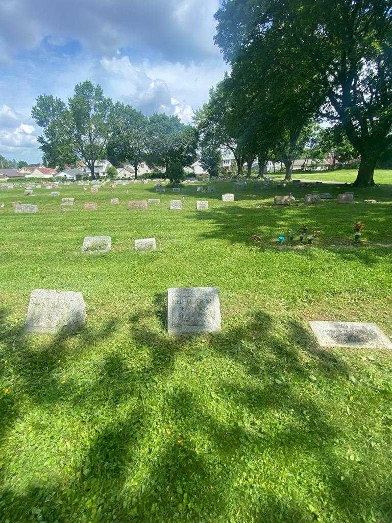 Keith L. Stone's grave. Photo 1