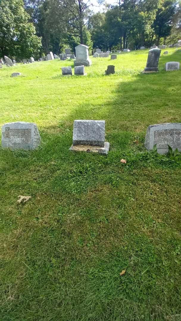 Aubrey Leonard Keyes's grave. Photo 1