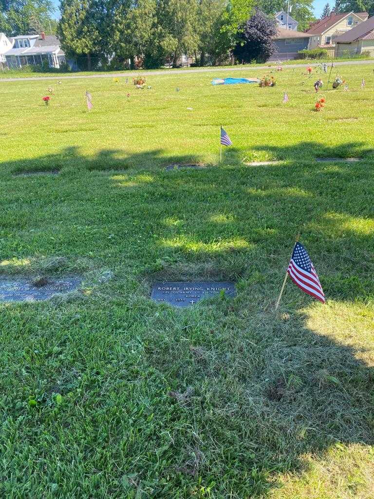 Robert Irving Knight's grave. Photo 2