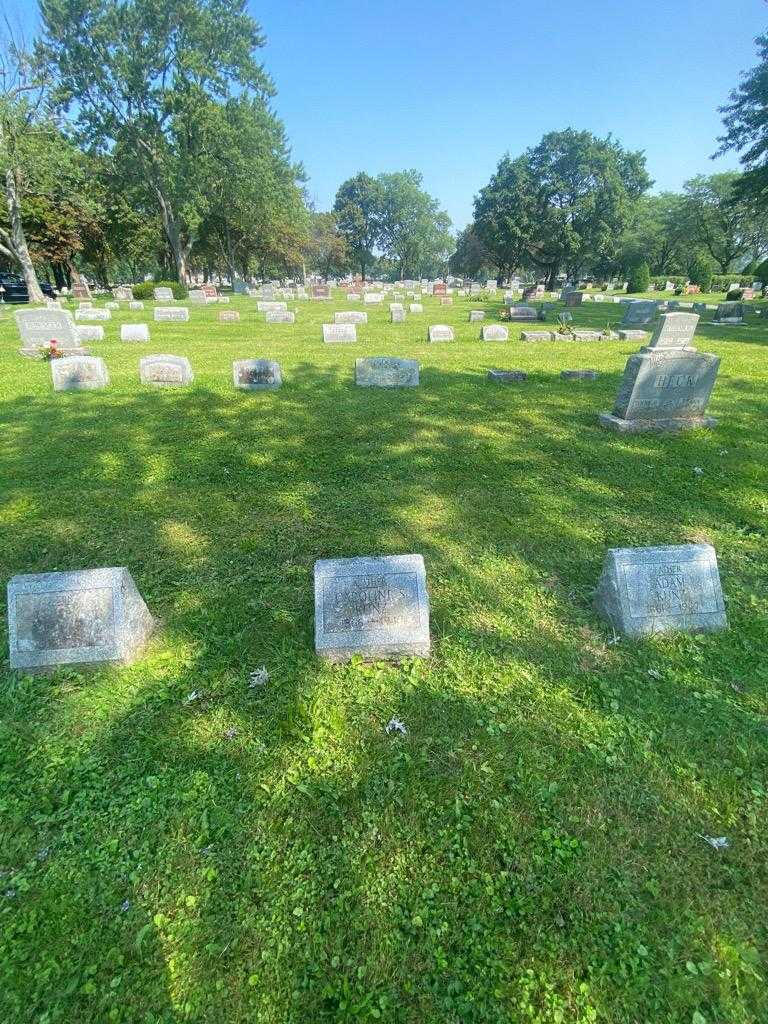 Caroline S. Kunz's grave. Photo 1