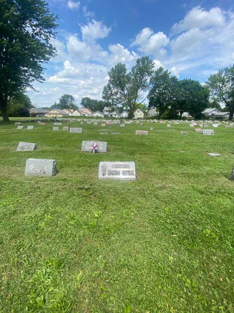 Robert P. Bates's grave. Photo 1