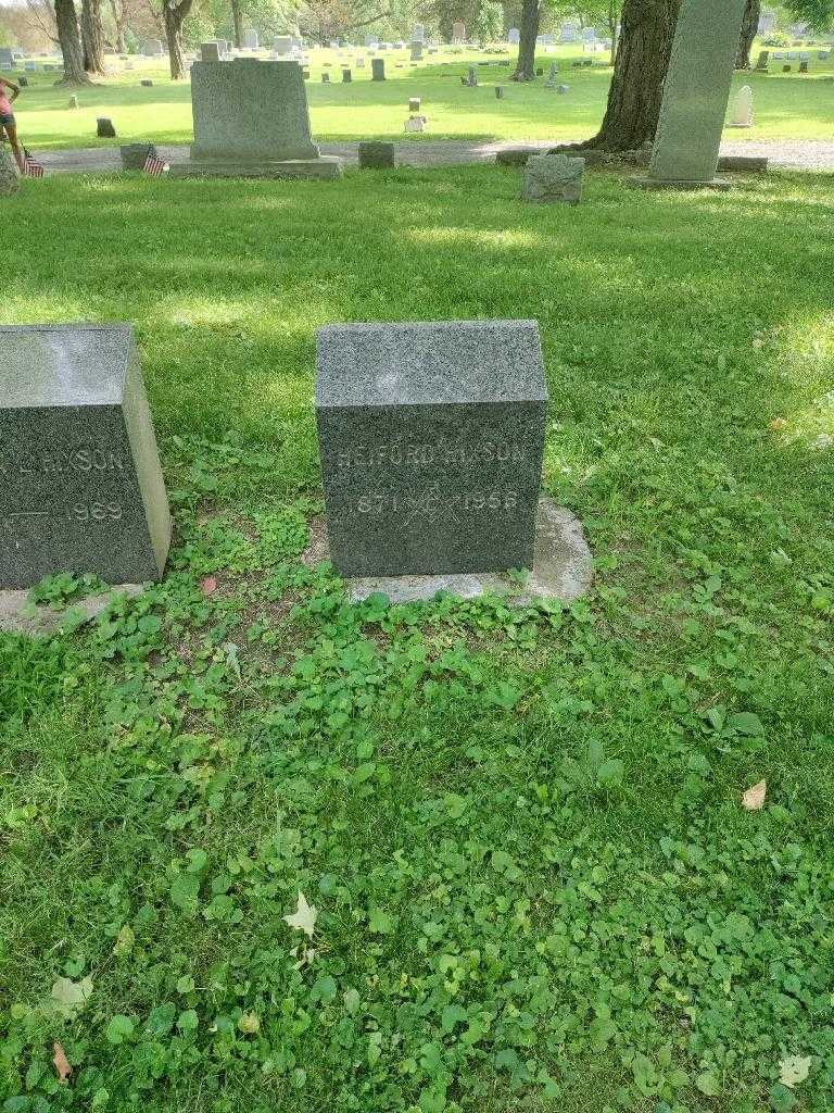 Heiford Hixson's grave. Photo 1