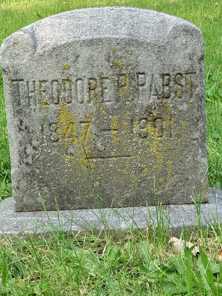 Theodore P. Pabst's grave. Photo 3