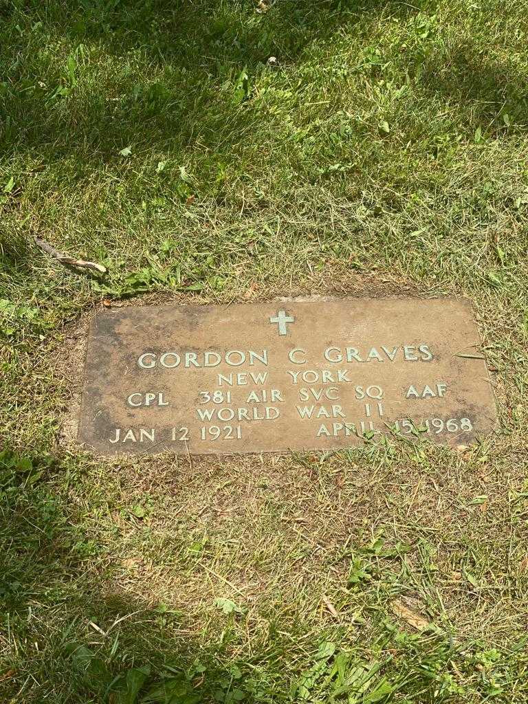 Gordon C. Graves's grave. Photo 3