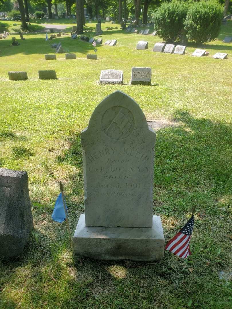 Henry Klein's grave. Photo 2