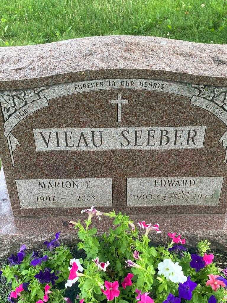 Marion E. Vieau's grave. Photo 3