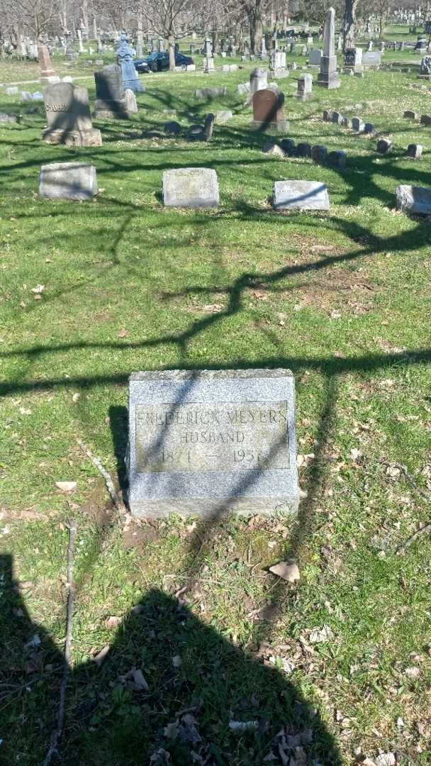 Frederick Meyers's grave. Photo 2