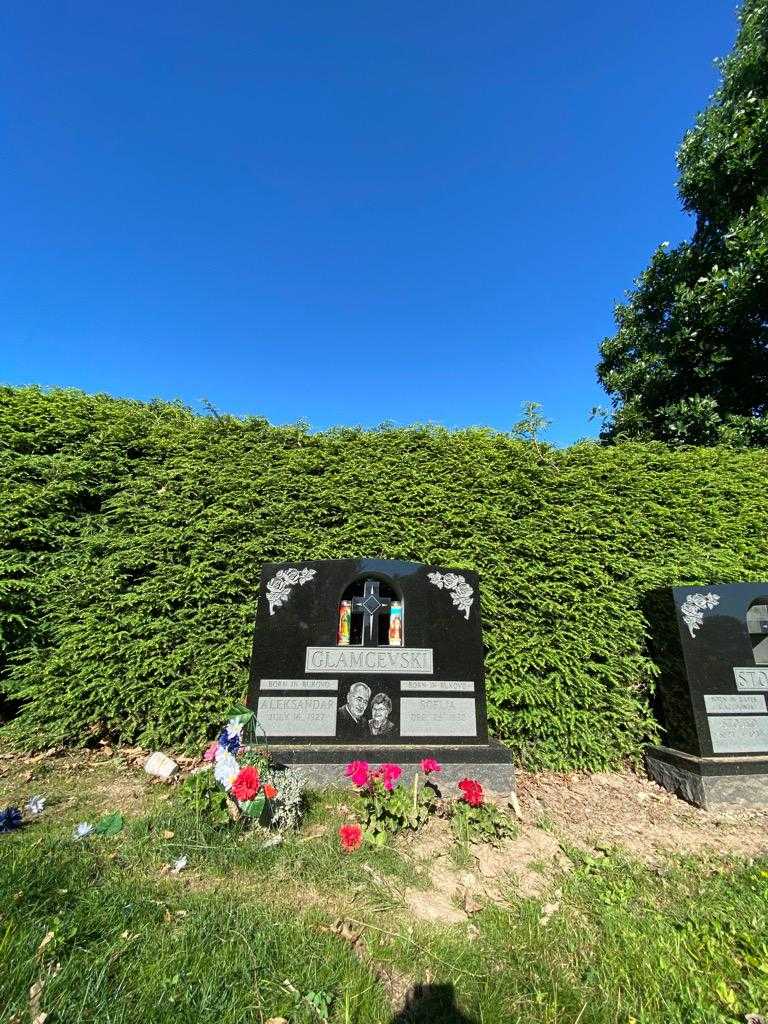 Aleksandar Glamcevski's grave. Photo 2
