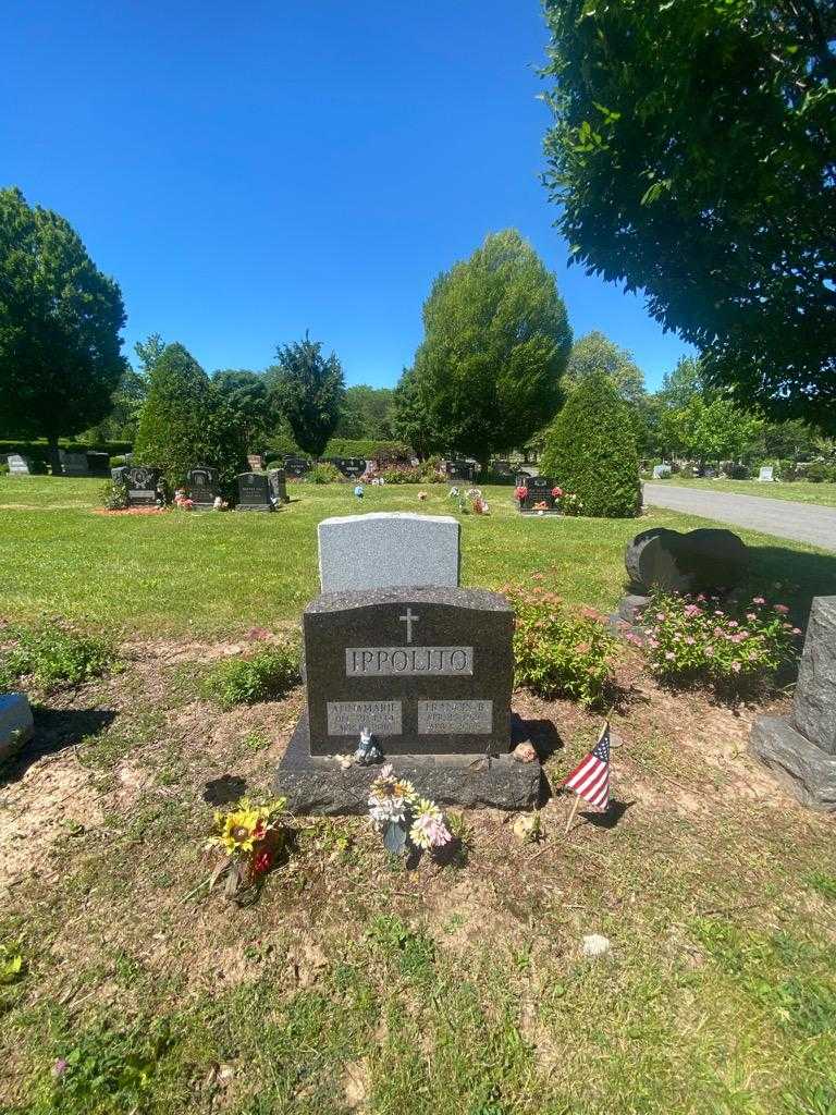 Annamarie Ippolito's grave. Photo 1