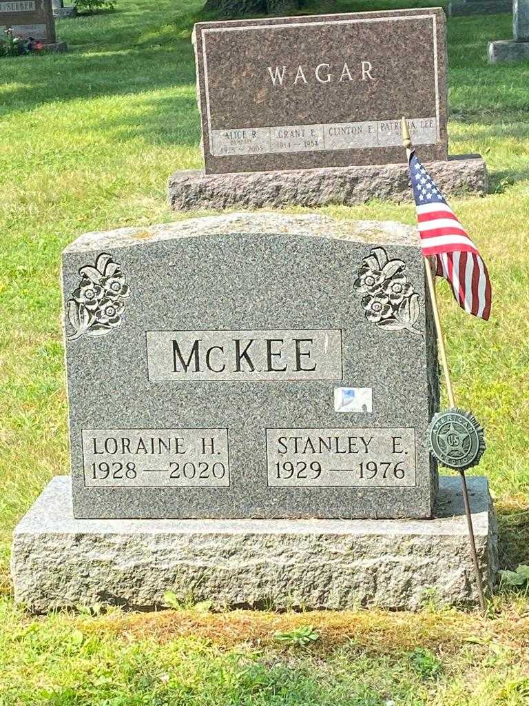 Stanley E. McKee's grave. Photo 3