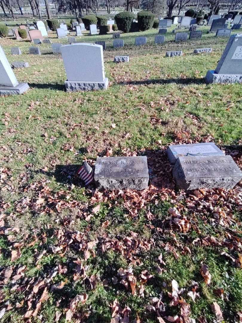 Barney Kabaker's grave. Photo 1