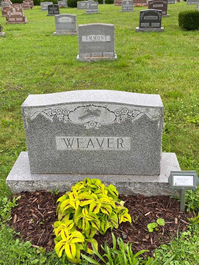 Robert Elmer Weaver's grave. Photo 2