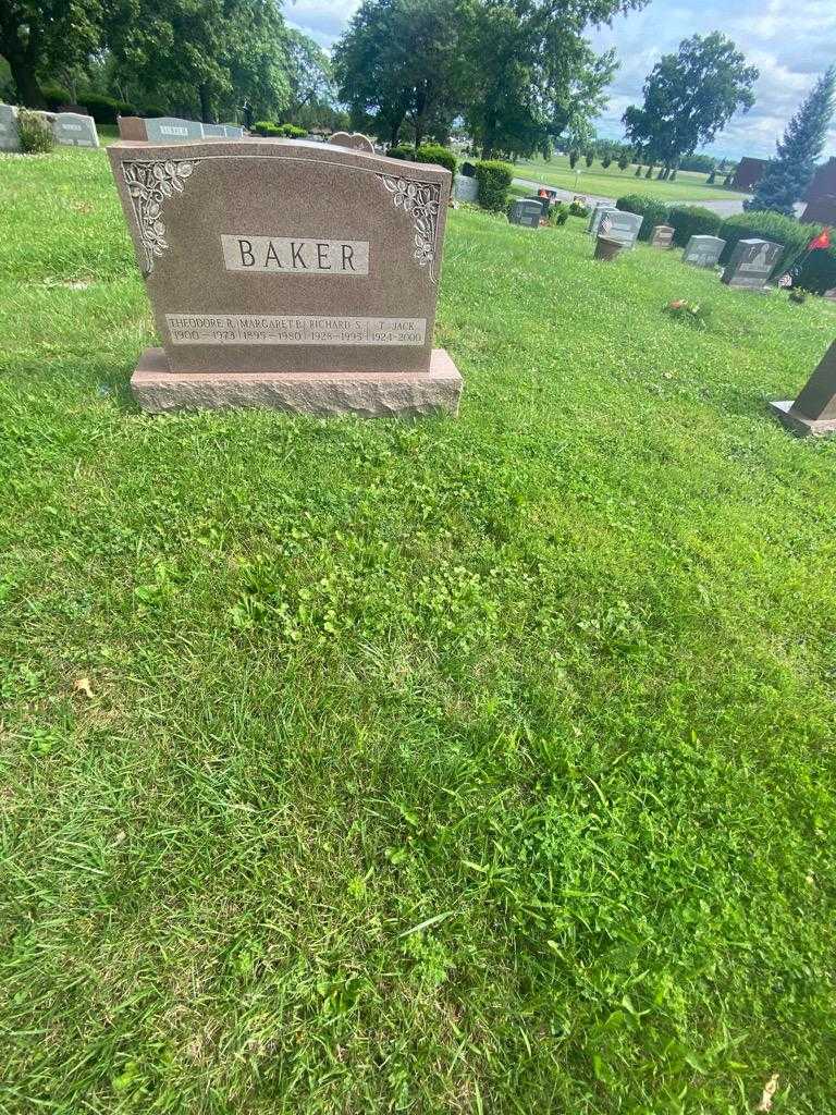 Theodore R. Baker's grave. Photo 1