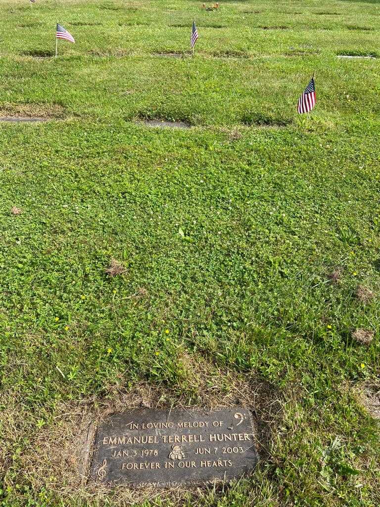 Emmanuel Terrell Hunter's grave. Photo 2