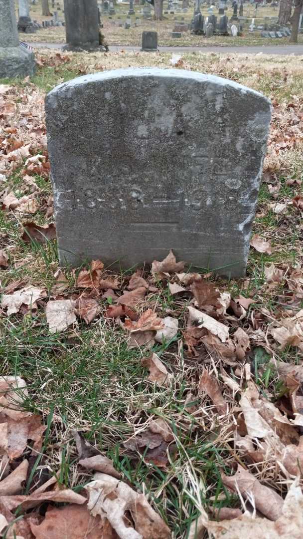 Julia A. Yaeckel's grave. Photo 3