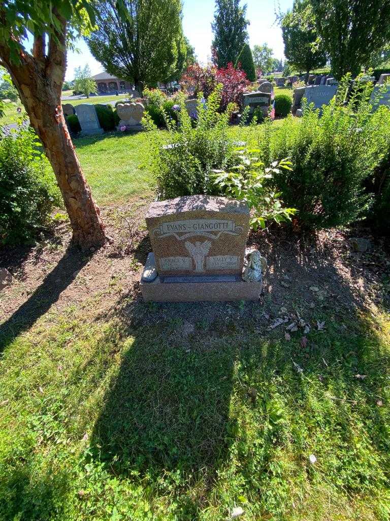 Sally V. Evans-Giangotti's grave. Photo 1