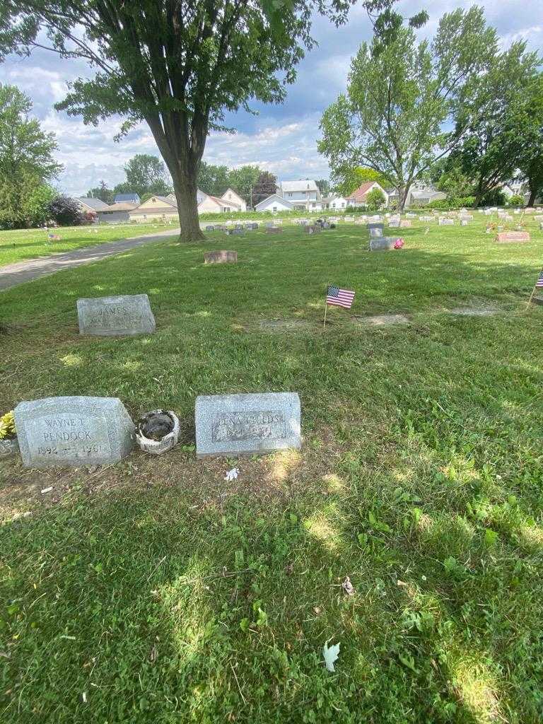 Lena Childs's grave. Photo 1