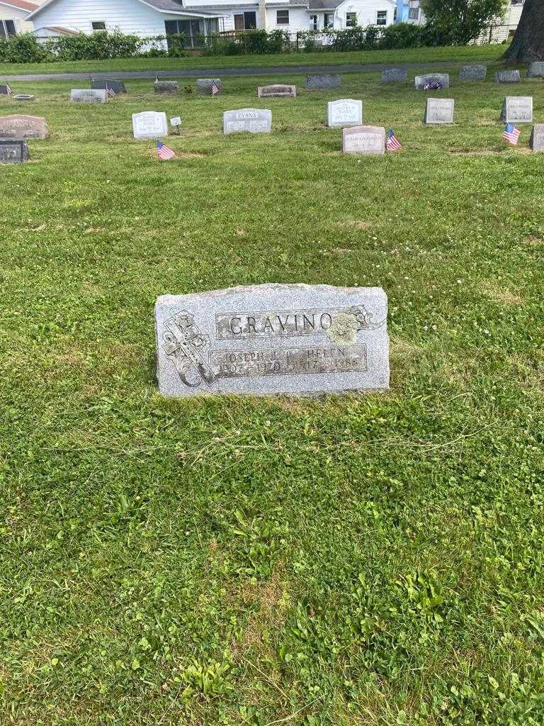 Helen Gravino's grave. Photo 1