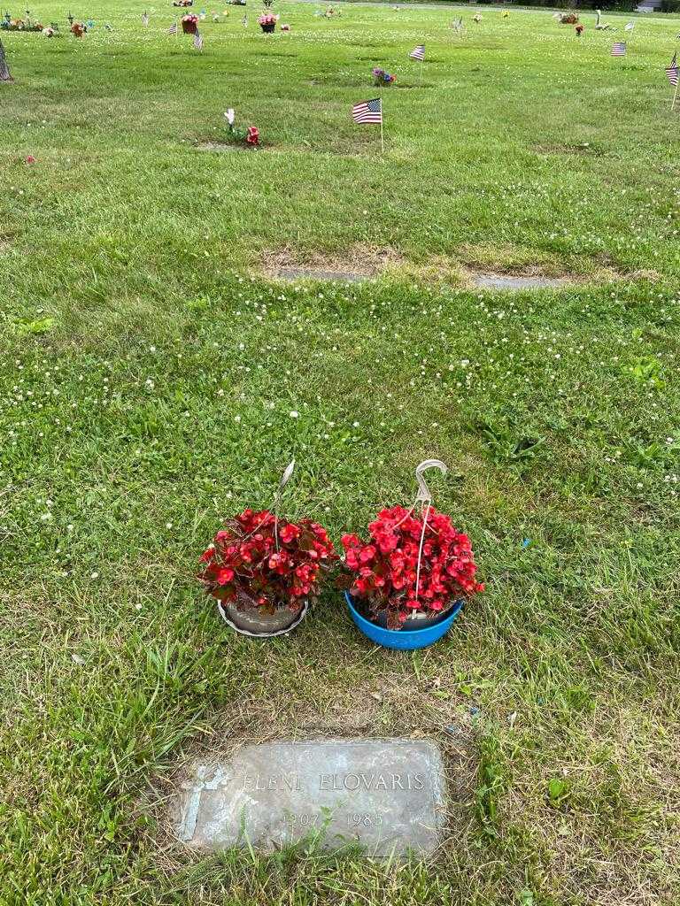 Eleni Elovaris's grave. Photo 2