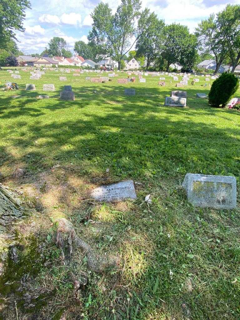 Frank L. Arrowsmith's grave. Photo 1