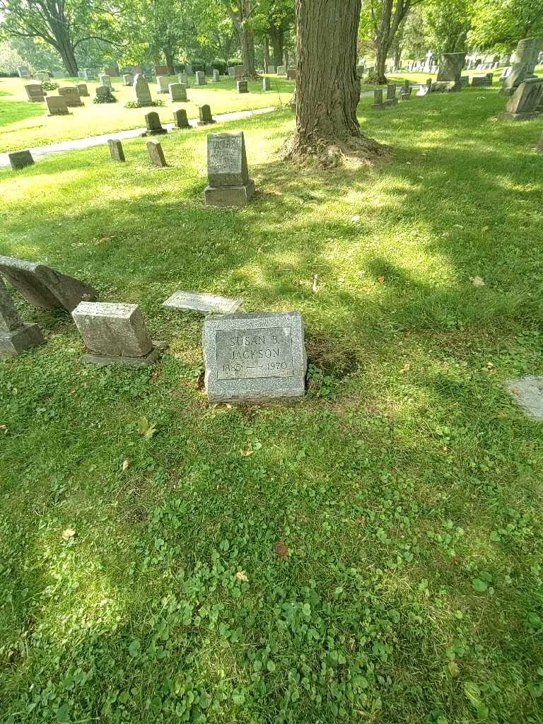 Susan B. Jackson's grave. Photo 1