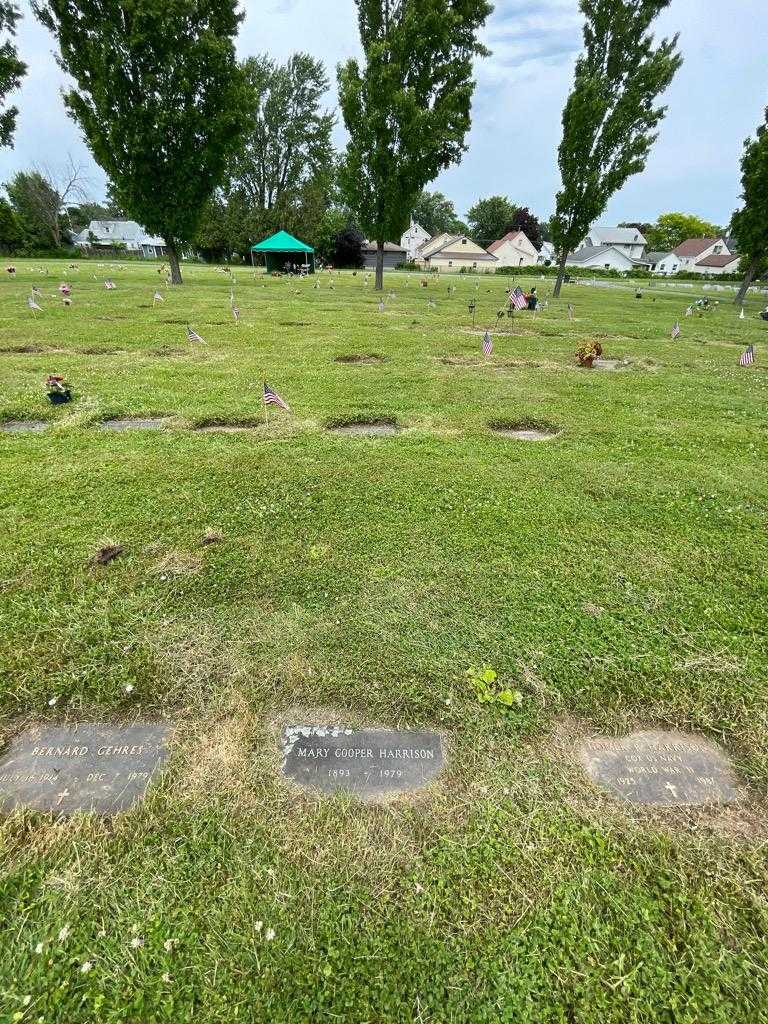 Mary Cooper Harrison's grave. Photo 1