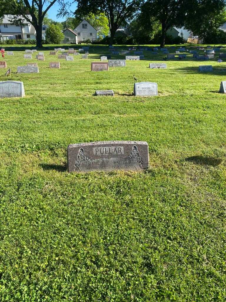 Walter J. Pullar's grave. Photo 2