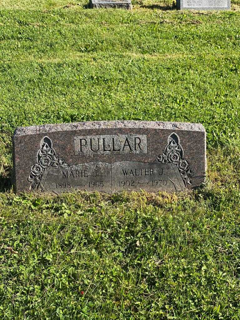 Walter J. Pullar's grave. Photo 3