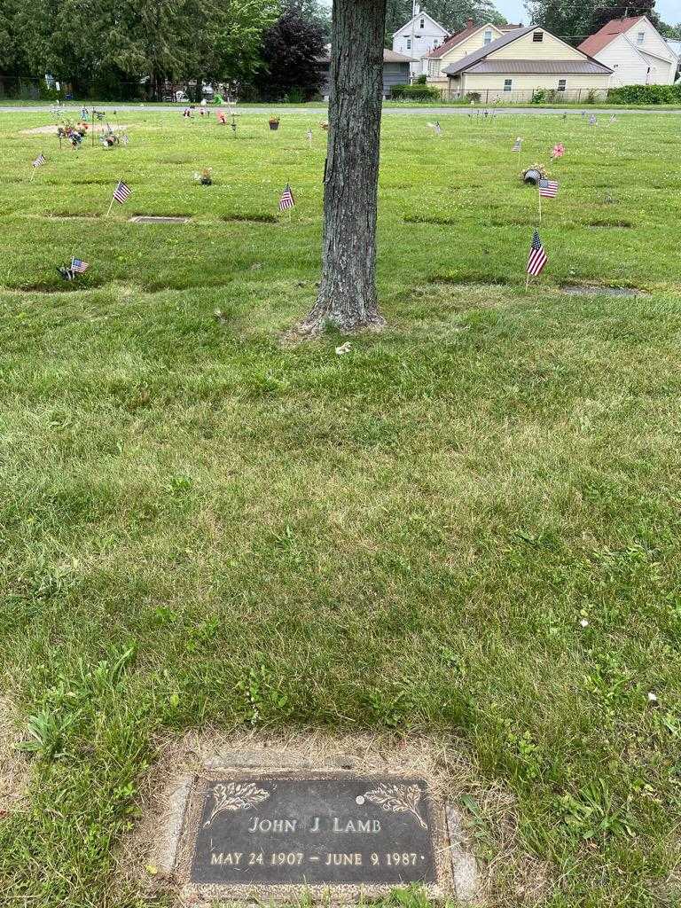 John J. Lamb's grave. Photo 2
