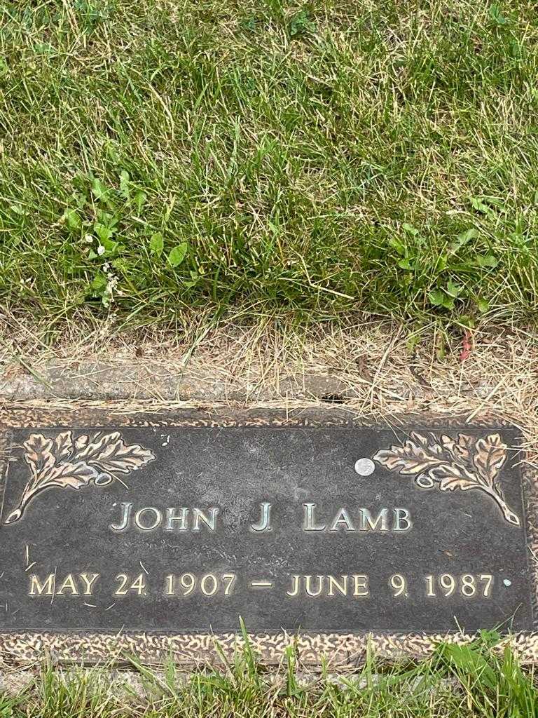 John J. Lamb's grave. Photo 3