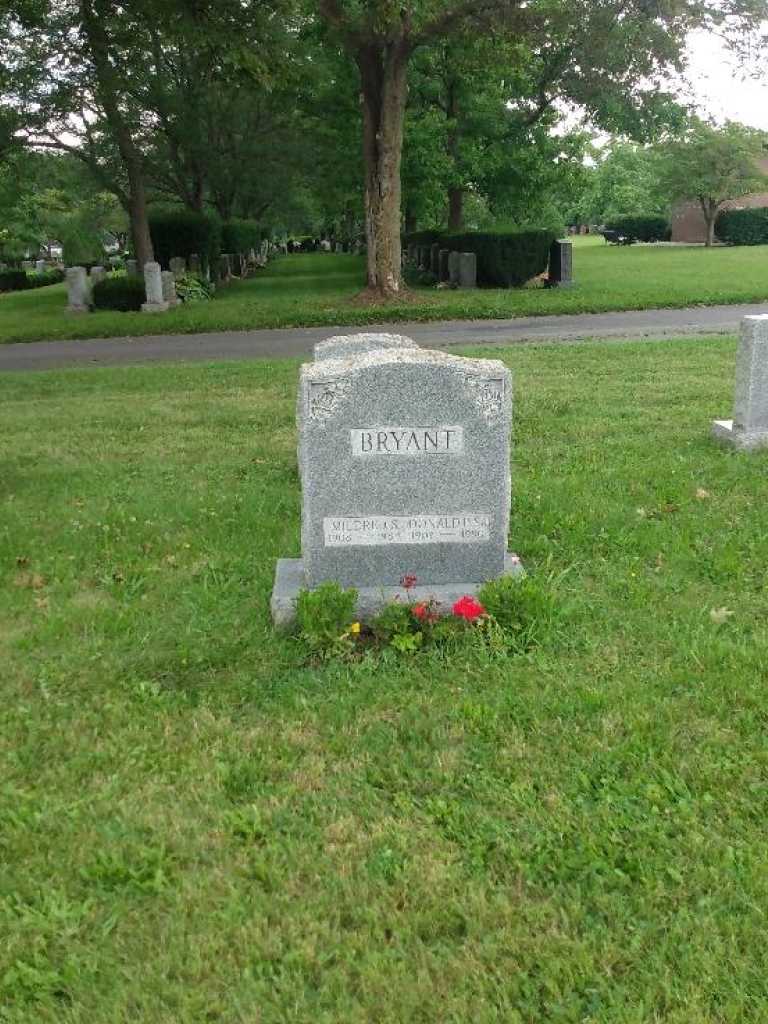 Donald P. Bryant Senior's grave. Photo 3