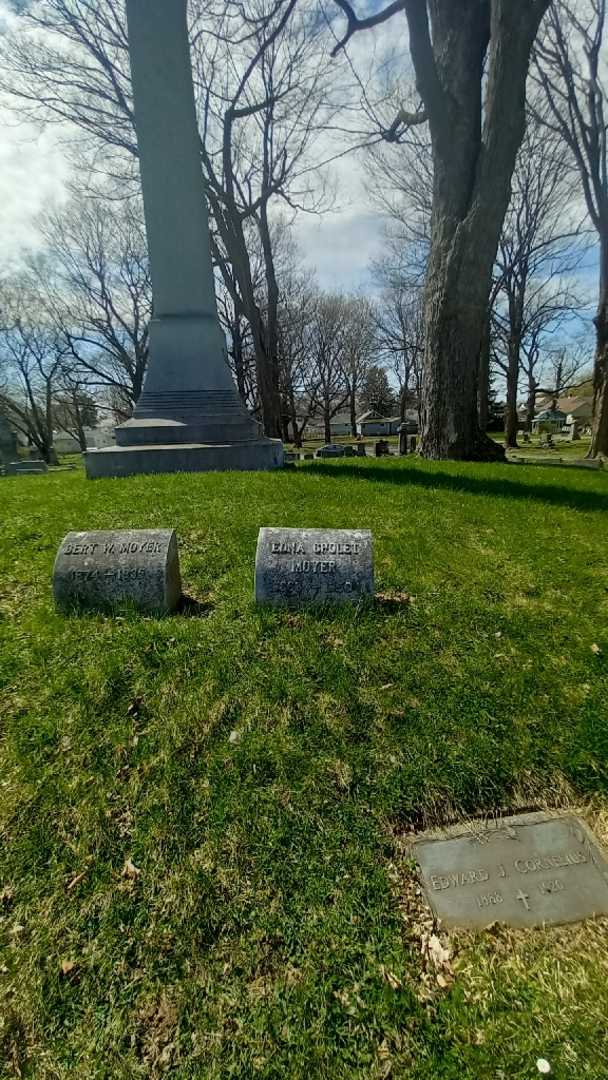 Edna Cholet Moyer's grave. Photo 1