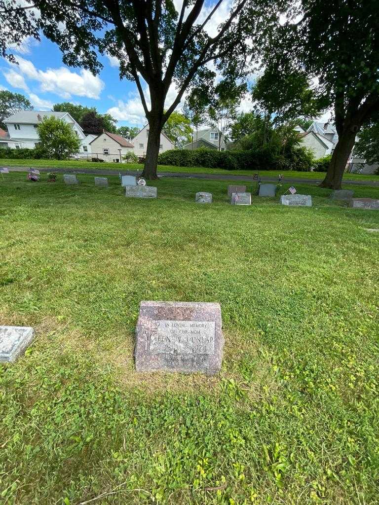 Edna W. Dunlap's grave. Photo 1