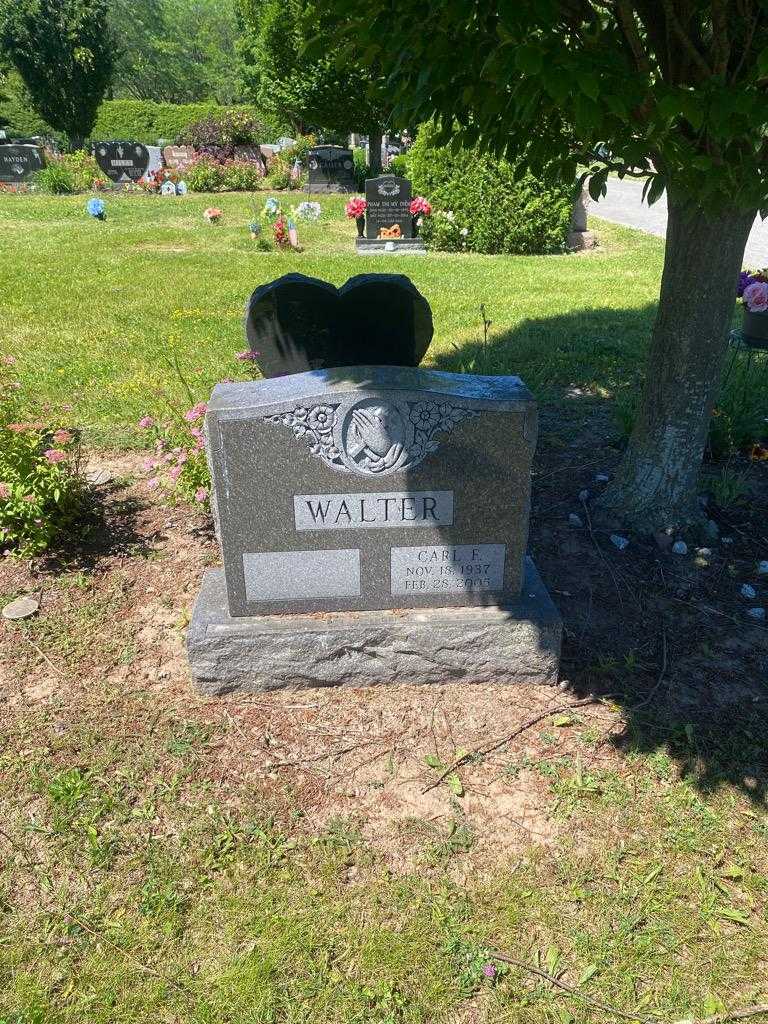 Carl F. Walter's grave. Photo 2