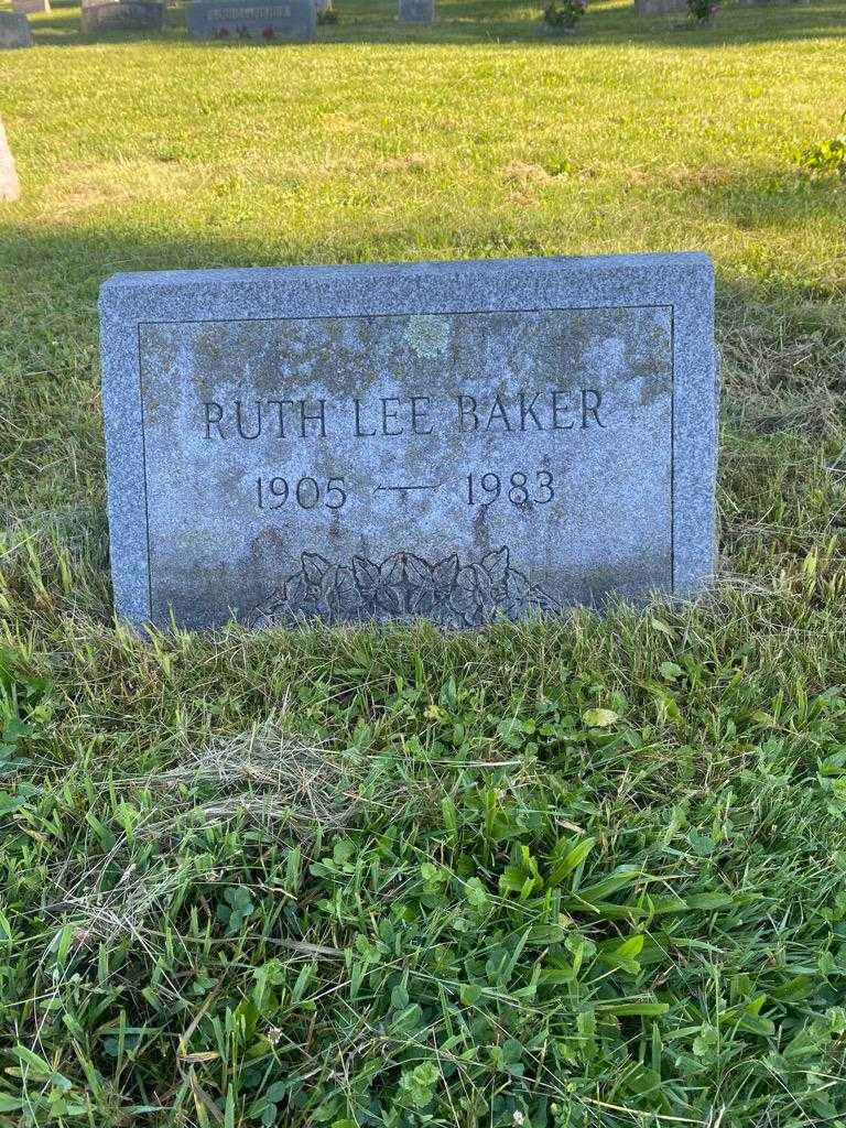 Ruth Lee Baker's grave. Photo 3