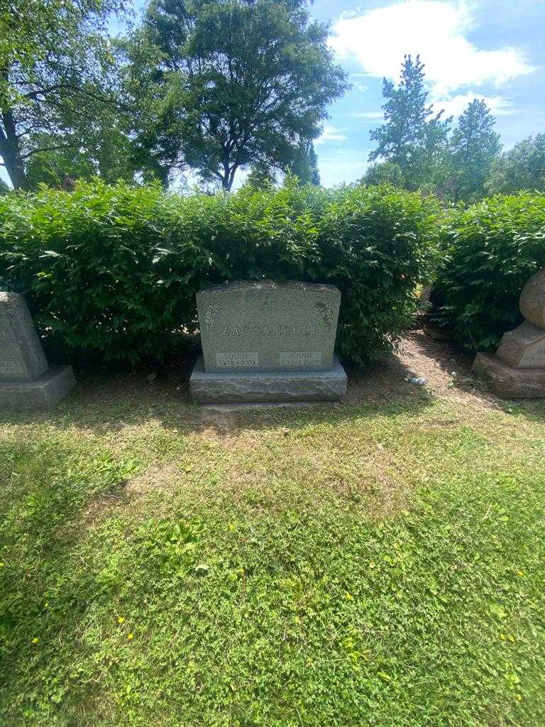 Louise Zaccanelli's grave. Photo 1