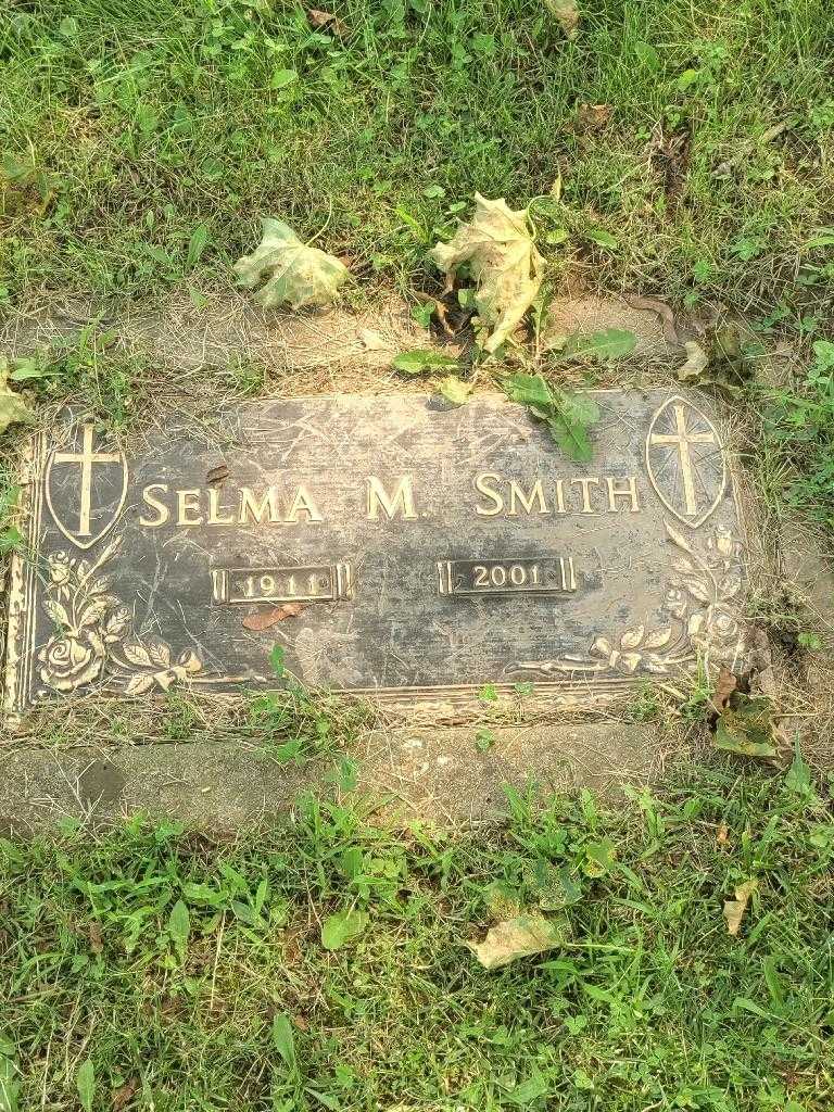 Selma M. Smith's grave. Photo 2