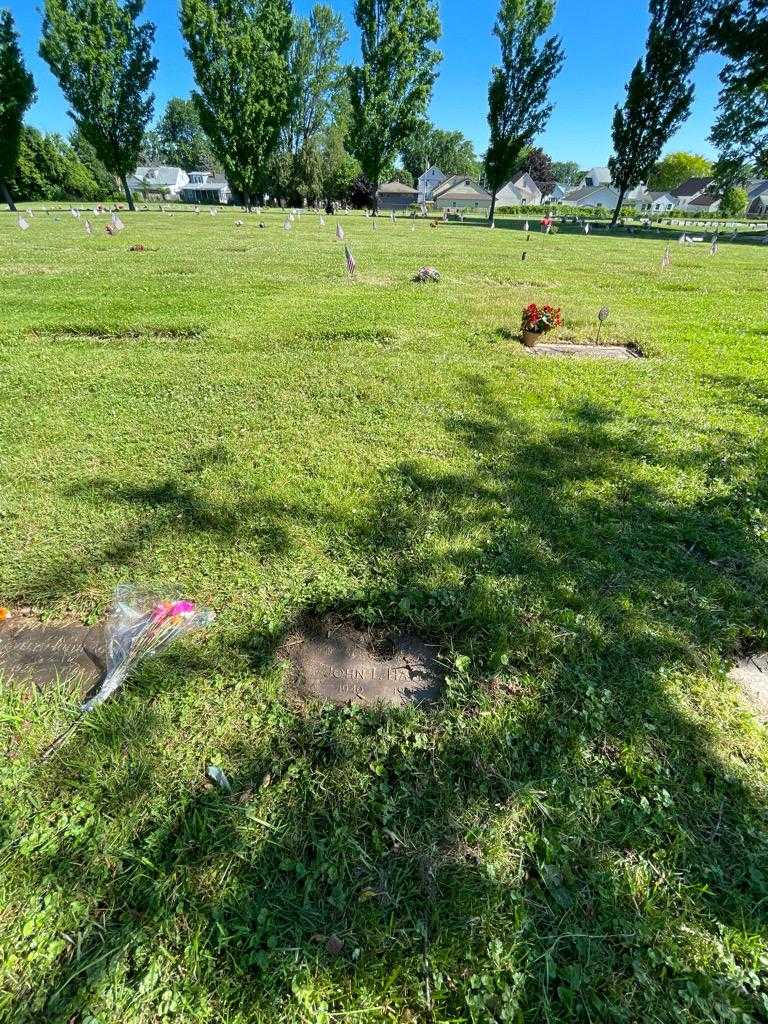 John L. Hayes's grave. Photo 1