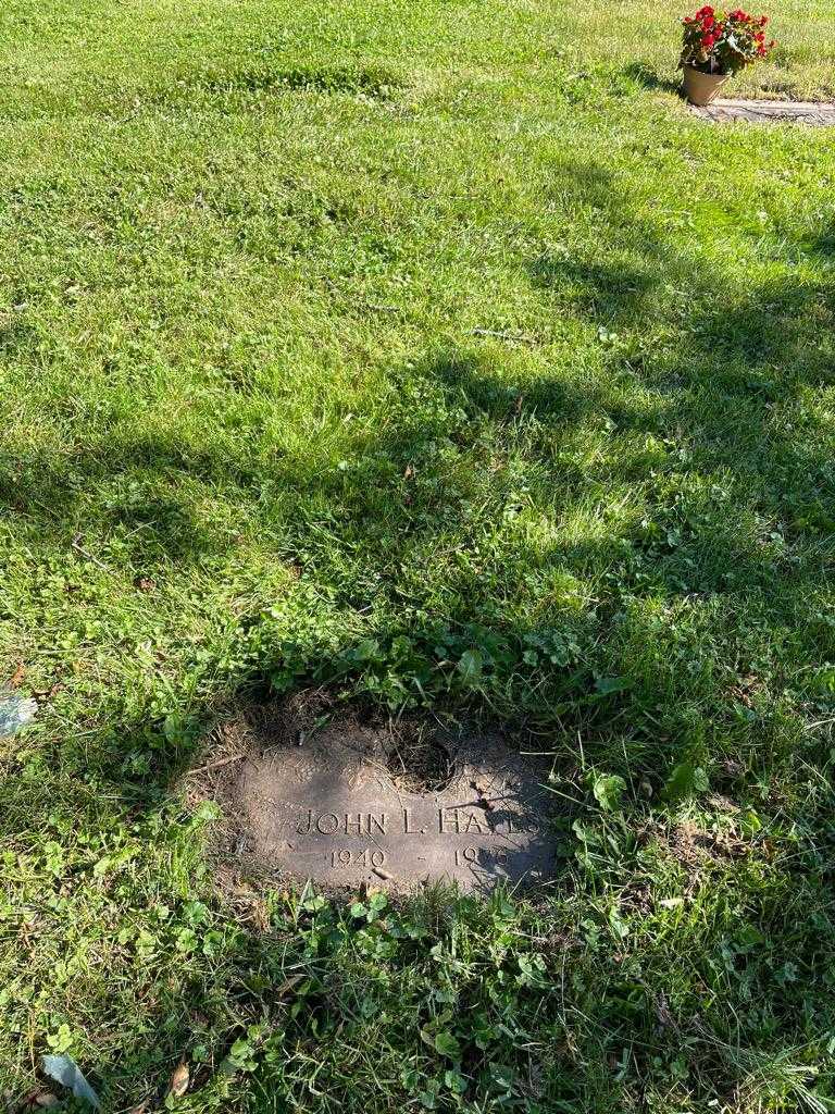 John L. Hayes's grave. Photo 2