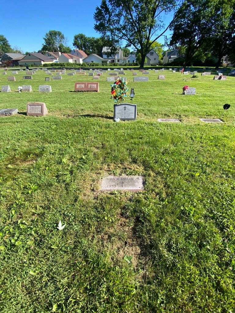 John W. Taylor Junior's grave. Photo 4