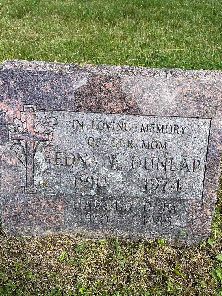 Edna W. Dunlap's grave. Photo 3