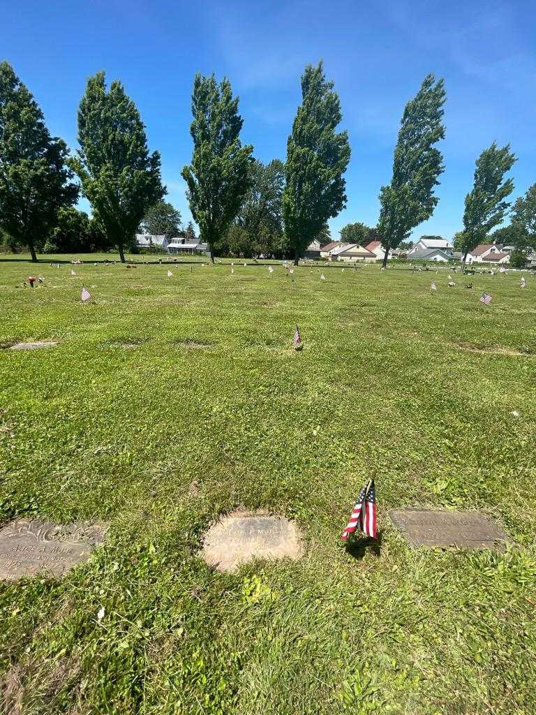 Jacob F. Muhl's grave. Photo 3